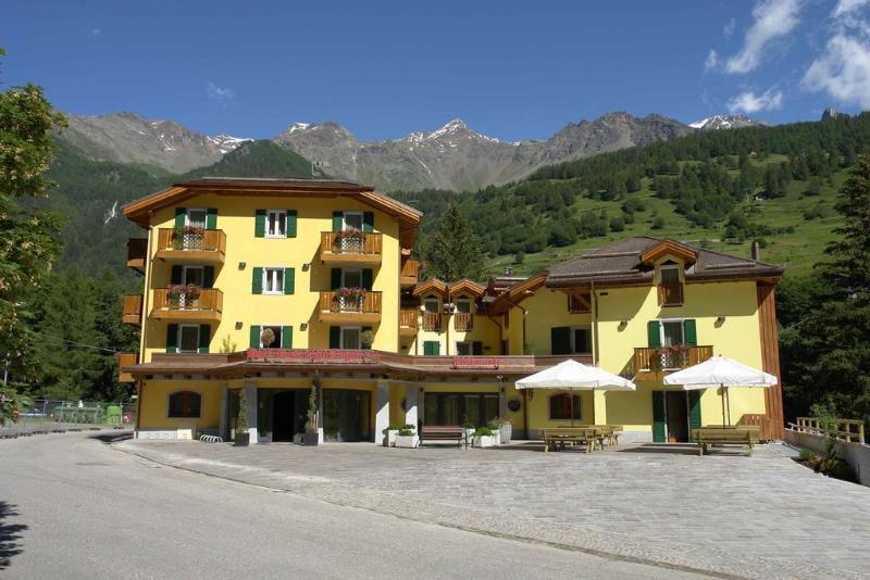 Hotel Rosa Degli Angeli Peio Fonti Exterior photo